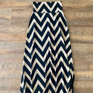 Diosa medium tan and black zig-zag maxi skirt